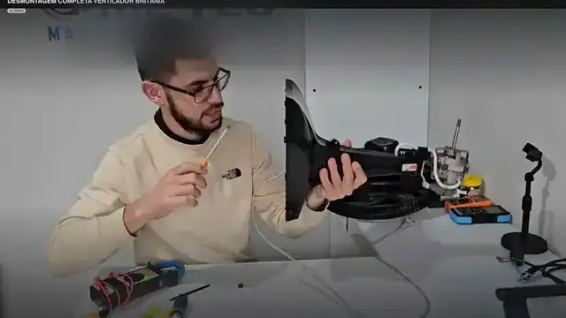 Imagem do instrutor em uma aula prática do curso 5