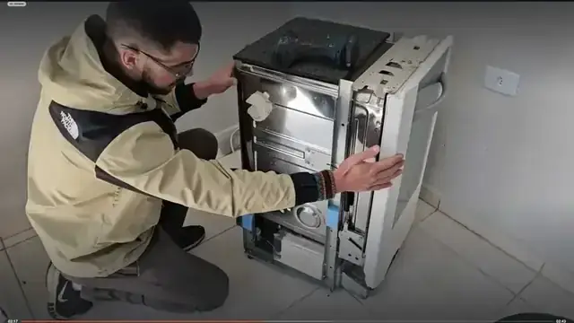 Imagem do instrutor em uma aula prática do curso 35